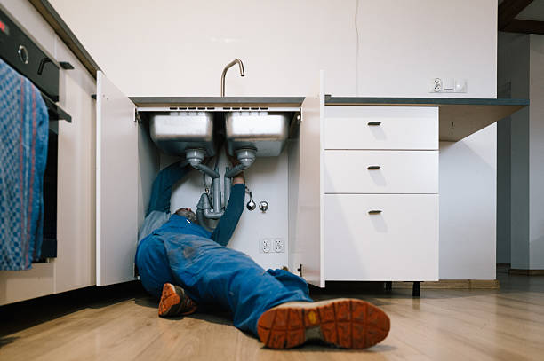 Professional Emergency Plumber technician working in Morrow, OH